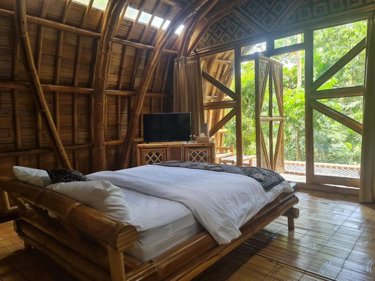 The Osing Bamboo Resort - A Liberta Collection بانيووانجى المظهر الخارجي الصورة