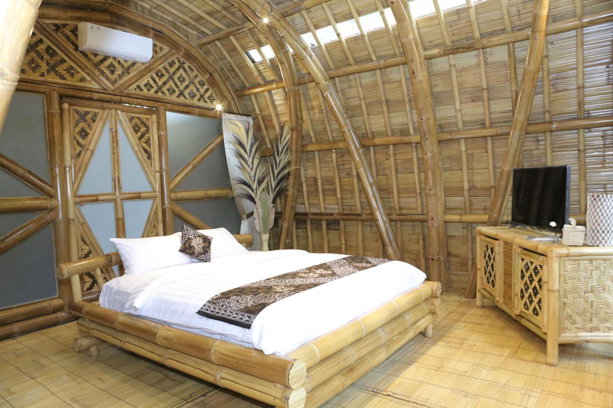 The Osing Bamboo Resort - A Liberta Collection بانيووانجى المظهر الخارجي الصورة